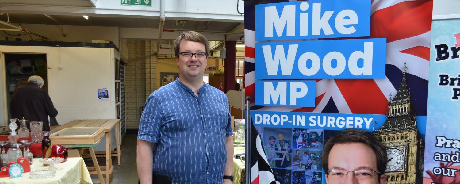 Mike holding an informal drop-in surgery at Brierley Hill market